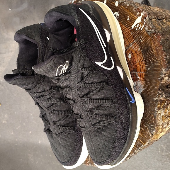 Nike Black Athletic Sneakers - Picture 4 of 4